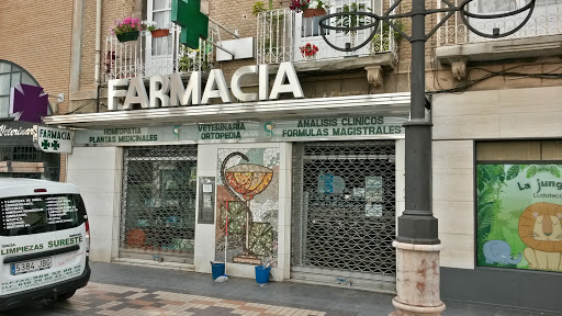 Farmacia C. Salitre