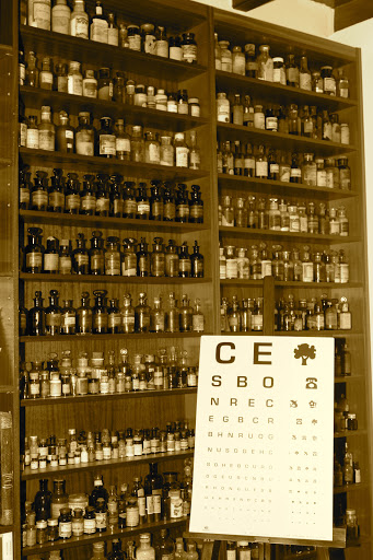 Farmacia Aragón. Lda. Carmen Almagro Aragón