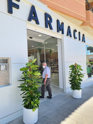 Farmacia Avenida. Licenciado Alberto Sánchez Polo