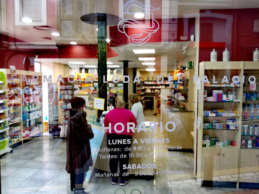 Farmacia Del Palacio Atienza (frente a la estación de tren Barakaldo/Urban)