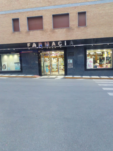 Farmacia Isabel Sáez y Antonio Cañabate