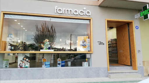 Farmacia Puente Arce - Marta Martínez Cabarga