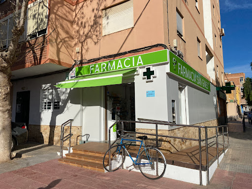 Farmacia San Ginés. Carmen Celdrán Poyato e Ignacio Farinós Celdrán