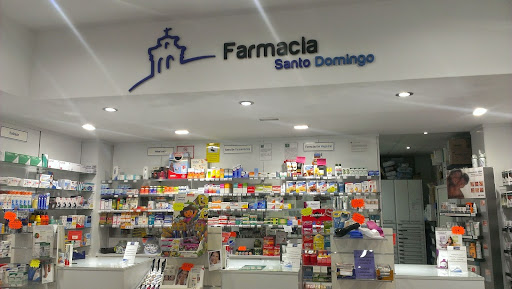 Farmacia Santo Domingo / Ldo. Antonio L. Delgado Márquez